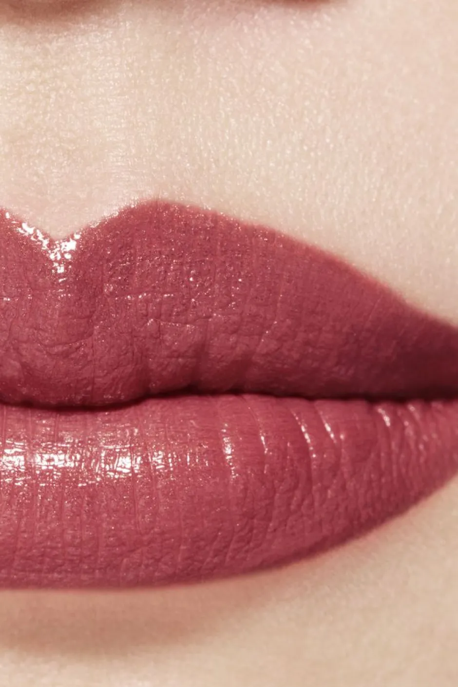 CHANEL Lippenstifte|FARBINTENSIVER LIPPENSTIFT. KONZENTRIERTE LEUCHTKRAFT UND PFLEGE. REFILLABLE