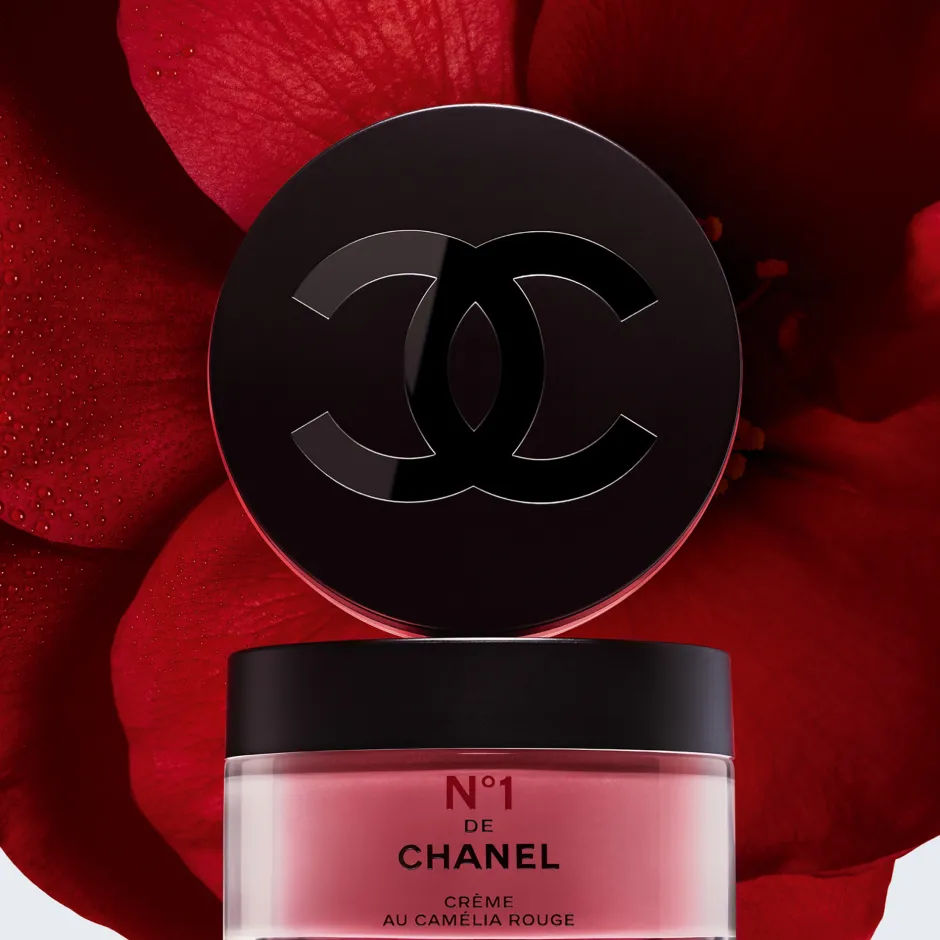 CHANEL Anti Aging·Anti-Aging|POLSTERT AUF – GLÄTTET – SCHÜTZT