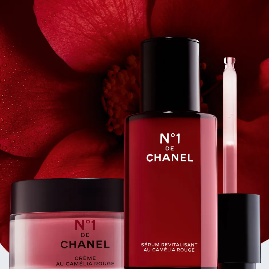 CHANEL Anti Aging·Anti-Aging|POLSTERT AUF – GLÄTTET – SCHÜTZT